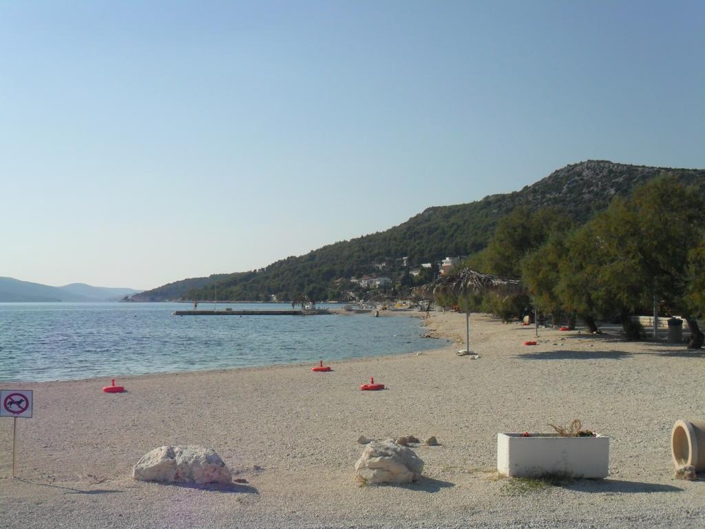 Apartments Vukman Seget Vranjica Buitenkant foto