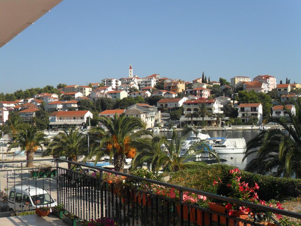 Apartments Vukman Seget Vranjica Buitenkant foto
